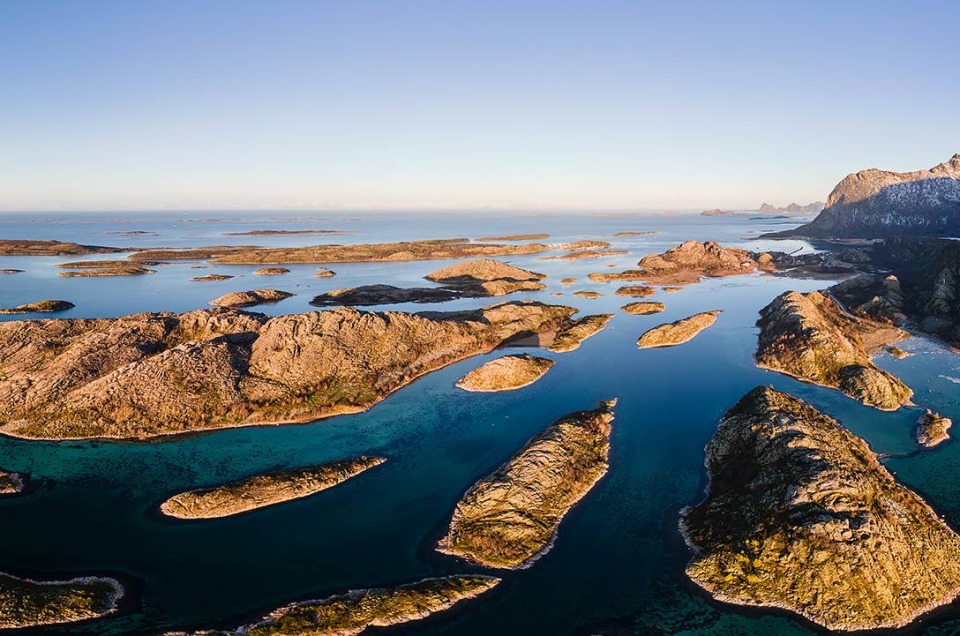 Panorama de la côte de Nordskot à Steigen en Norvège