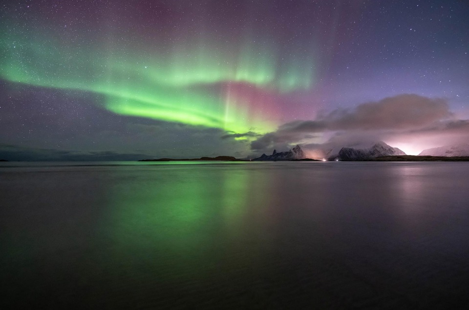 Aurore boréale depuis Sandbotnen à Fredvang dans les Lofoten