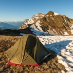 Bivouac sous la pointe de Mandallaz dans le massif des Aravis en Haute-Savoie
