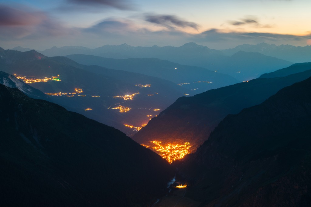 Tombée de la nuit sur la vallée
