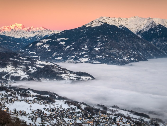 Coucher de soleil depuis le fort de Tamié, face au Mont Blanc, avec une mer de nuages