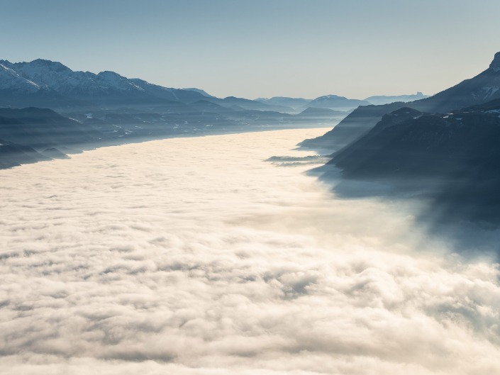 Mer de nuages dans la combe de Savoie depuis le Roc de Tormery