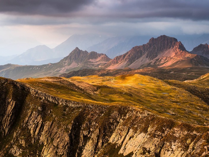 Vue depuis les rochers des Enclaves au coucher de soleil