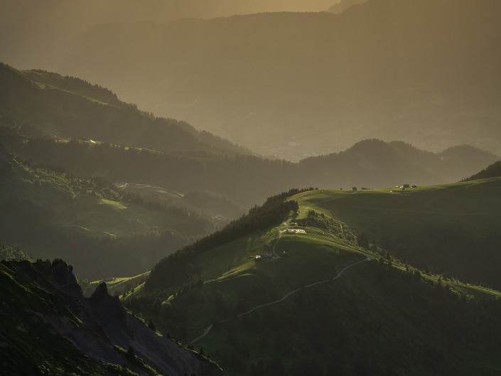 Depuis l'Aiguille Croche : Vue sur les Aravis au coucher de soleil