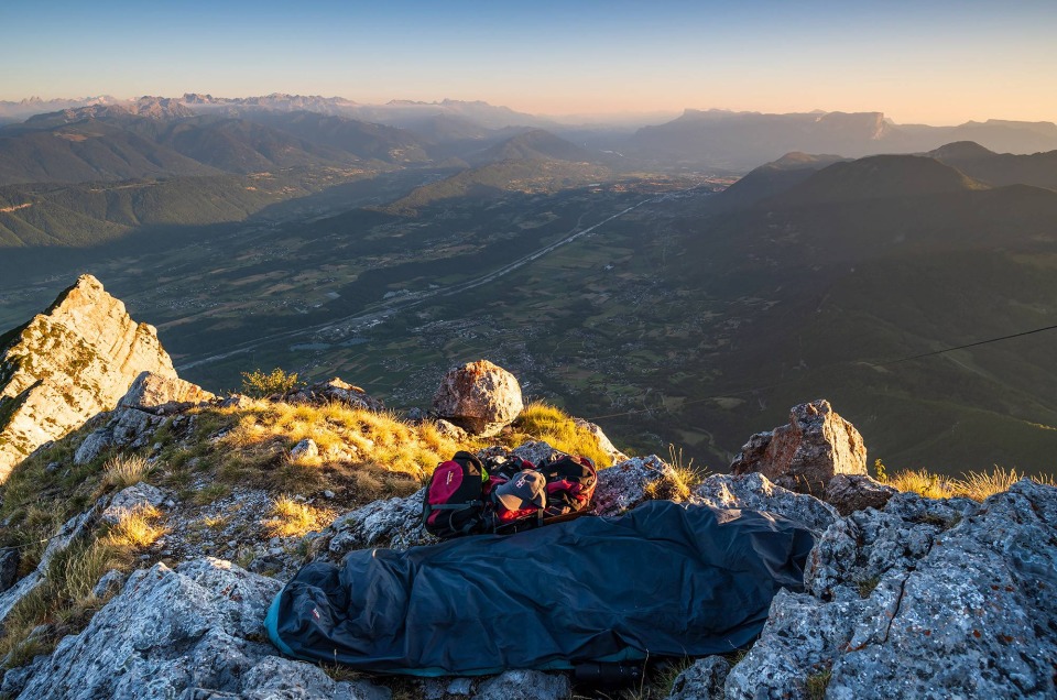 Depuis la Dent d'Arclusaz : bivouac d'équilibriste