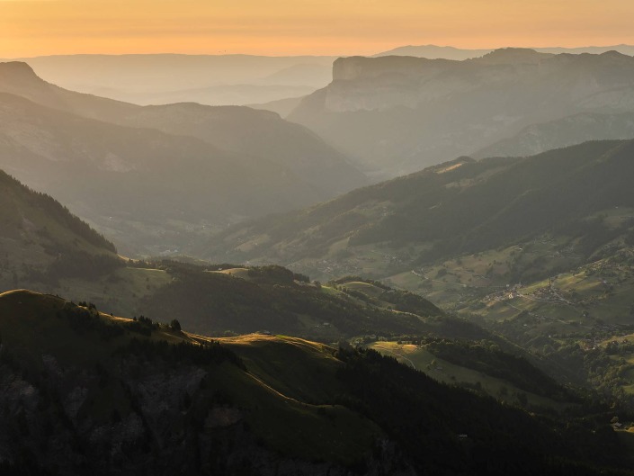 Depuis la Tête de l'Aulp : Vue sur la vallée de Manigod
