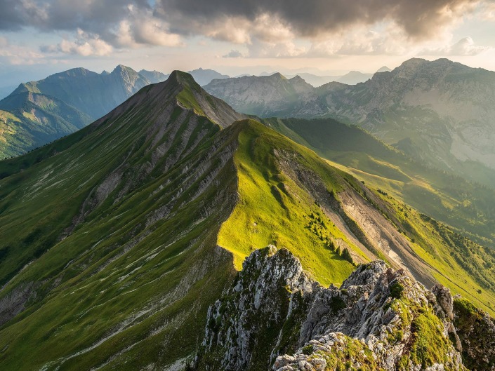 Depuis la Pointe de la Sambuy : Vue sur la Chaurionde et les Bauges