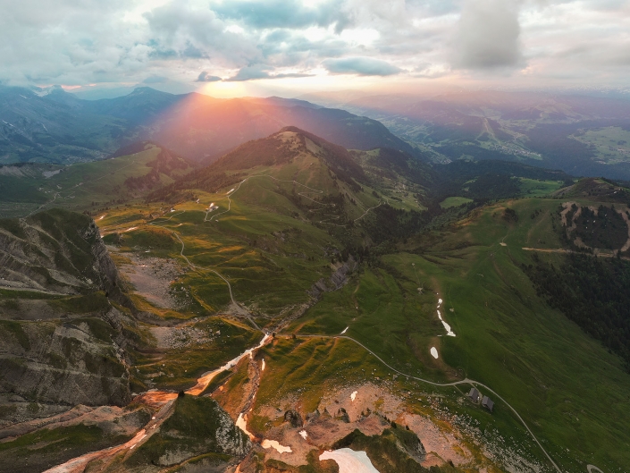 Lever de soleil par-delà le Mont-Blanc, depuis la Pointe de Mandallaz