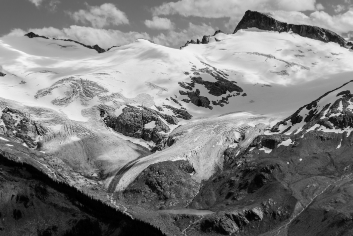 Glacier au dessus du lac Garibaldi au Canada