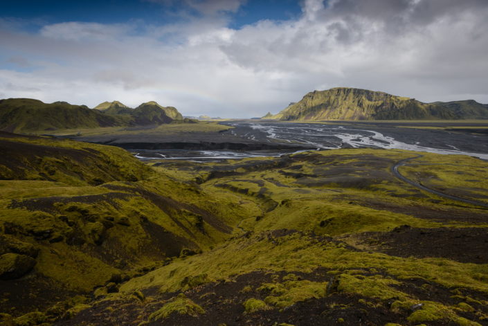 Au bord de la route menant à Thakgil en Islande